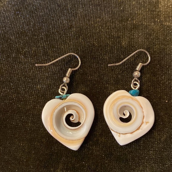 Santa Domingo cut shell earrings - Picture 4 of 5